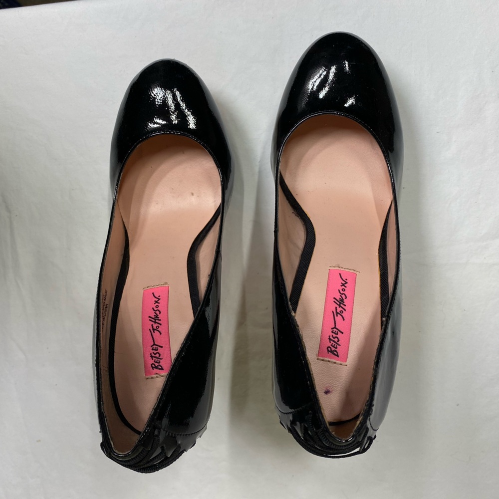 Betsey Johnson Black Patten Leather Stilettos 8 - Picture 5 of 11